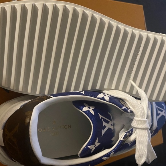 Authentic women’s LV shoes 💙🤍 - Picture 4 of 5